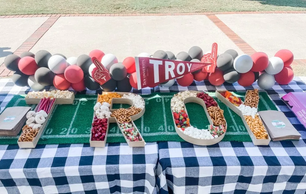 Balloon Table Runner (Custom)