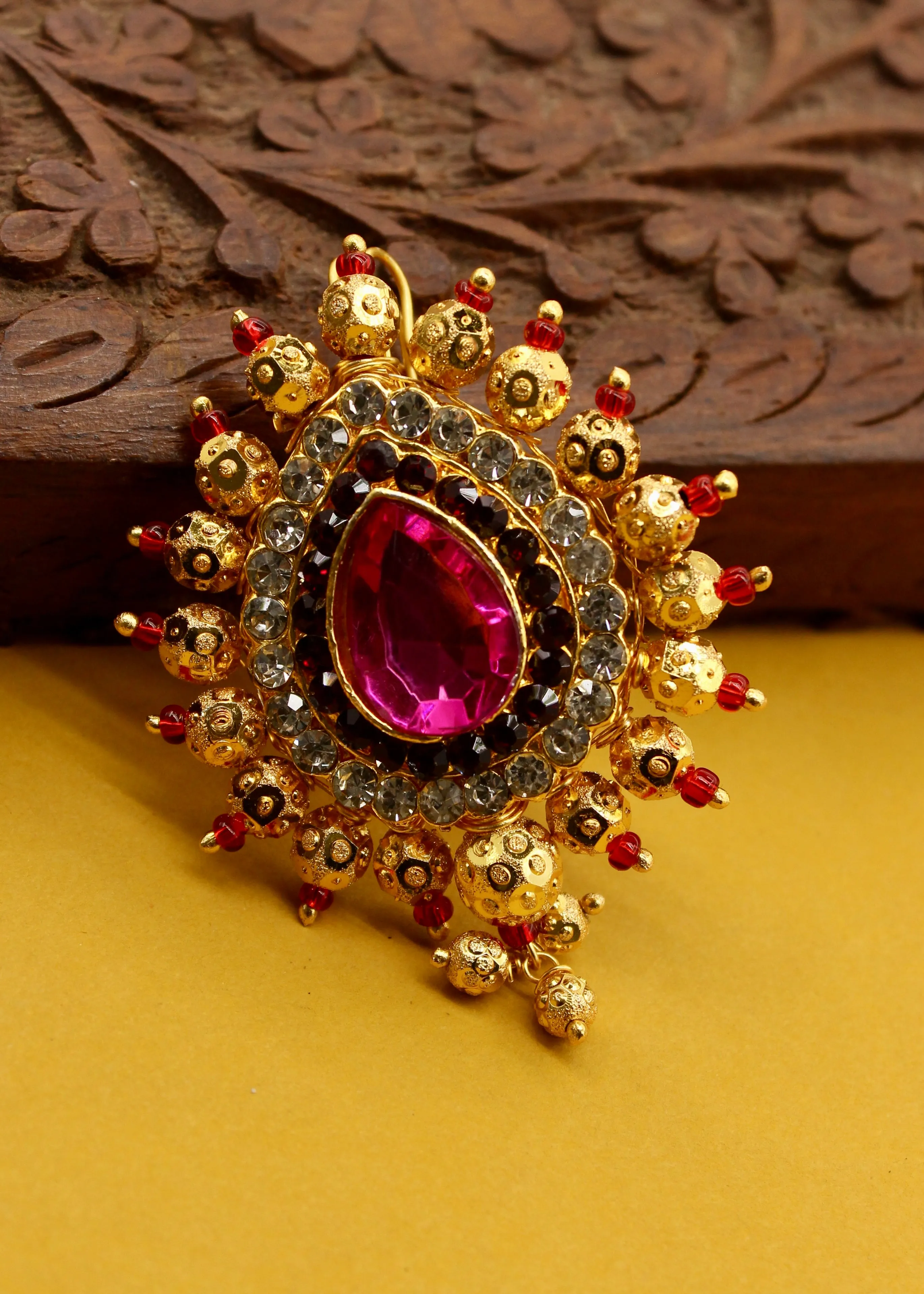 BEAUTEOUS SAREE BROOCH