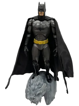 (DAMAGED) BATMAN SUPER ALLOY METAL 1/6 SCALE FIGURE BY JIM LEE